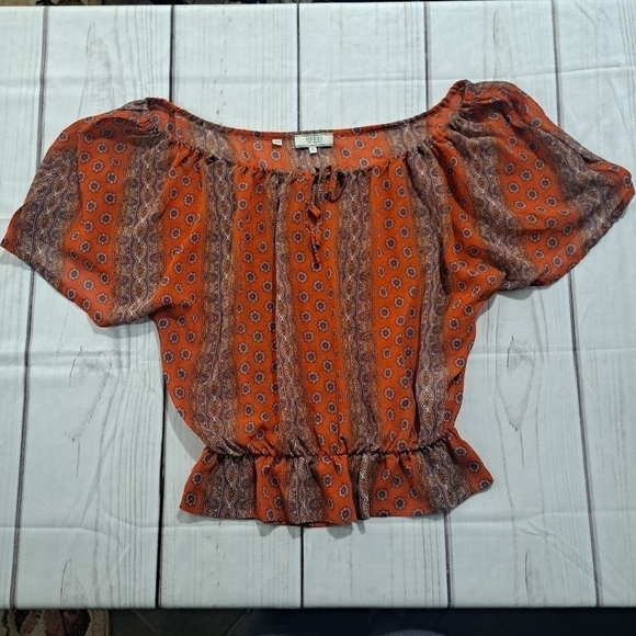 3 FOR 12 SALE Guess Boho Top Size Small - Picture 6 of 12